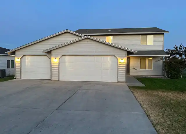 Property at 1021 W Windrose Dr, Moses Lake, WA, 98837, 4 beds, 2.5 baths, [object Object]