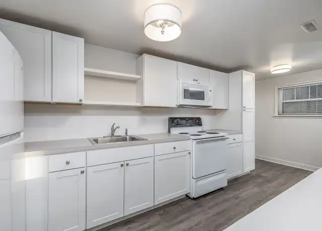 Property at 701 W Shoshone St Unit 707 1/2, Pasco, WA, 99301, 2 beds, 1 bath, [object Object]