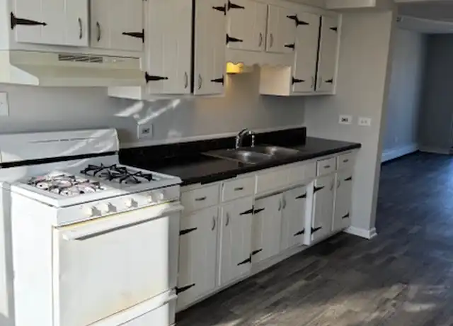 Property at 14501 Torrence Ave Unit 2D, Burnham, IL, 60633, 2 beds, 1 bath, [object Object]
