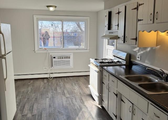 Photo of 14501 Torrence Ave Unit 2D, Burnham, IL 60633
