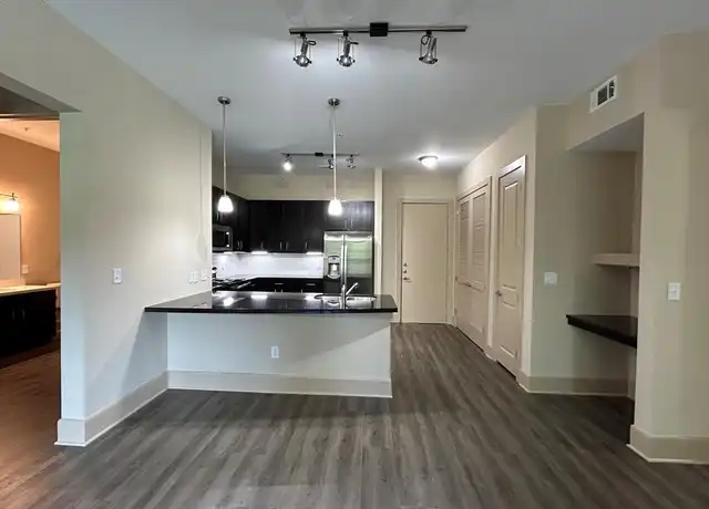 Property at 230 T C Jester Blvd Unit 452, Houston, TX, 77007, 1 bed, 1 bath, [object Object]