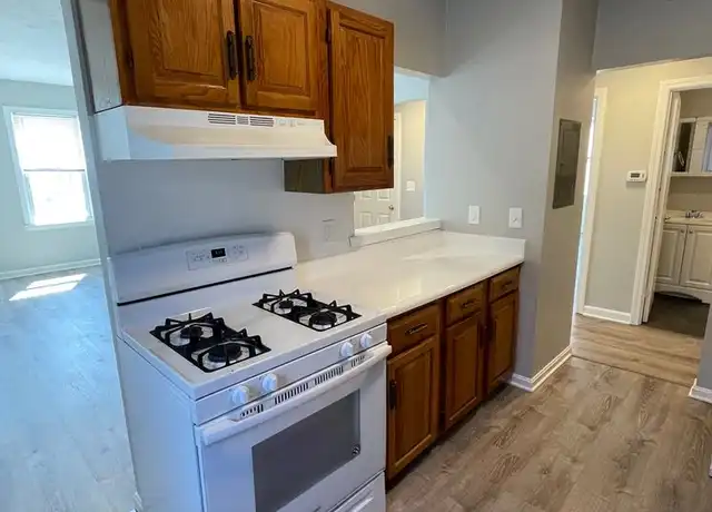Property at 72 Cabot St Apt 4, Beverly, MA, 01915, 1 bed, 1 bath, [object Object]