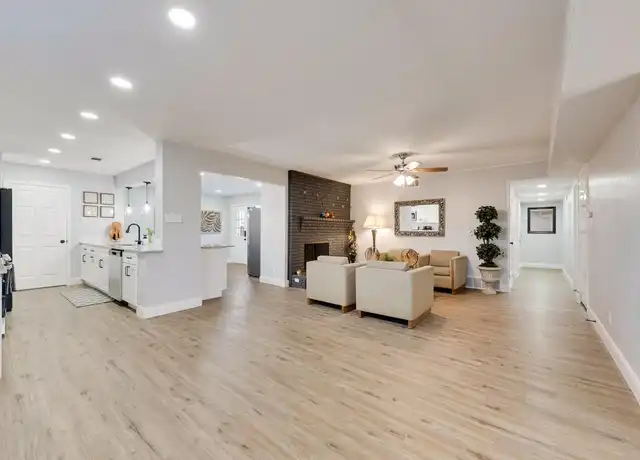 Property at 648 Williams Way, Richardson, TX, 75080, 1 bed, 1 bath, [object Object]