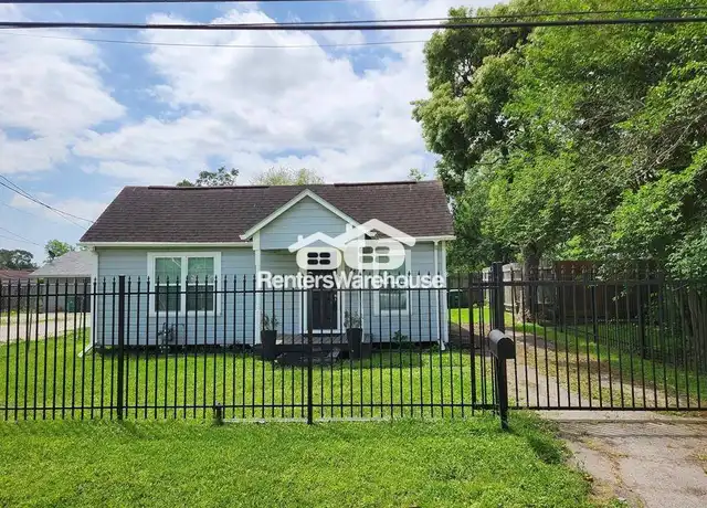 Property at 1204 De Boll St, Houston, TX, 77022, 2 beds, 1 bath, [object Object]