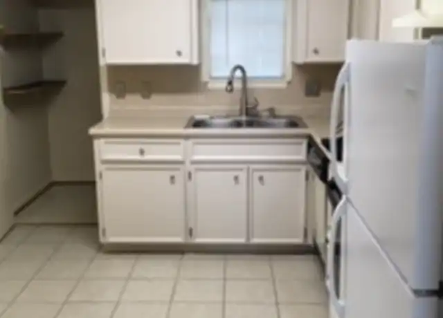 Property at 3930 Clairmont Ave Unit B, Birmingham, AL, 35222, 2 beds, 1.5 baths, [object Object]