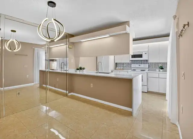 Property at 413 Buttonwood Ln, Boynton Beach, FL, 33436, 2 beds, 2.5 baths, [object Object]
