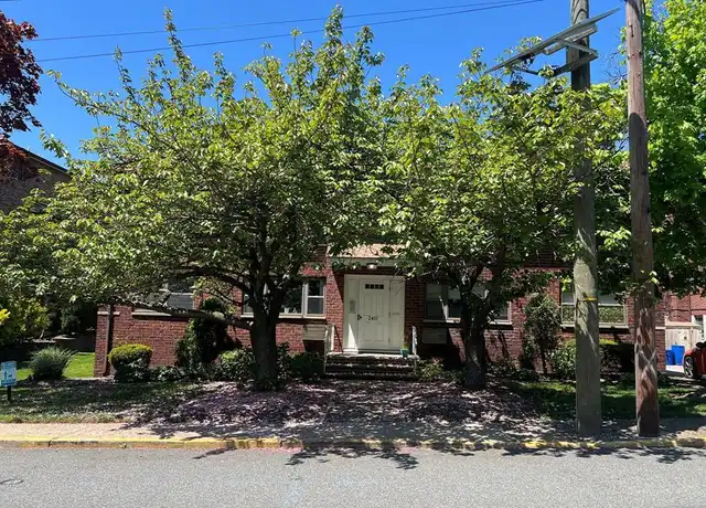 Property at 2401 6th St Unit C3, Fort Lee, NJ, 07024, 1 bed, 1 bath, [object Object]
