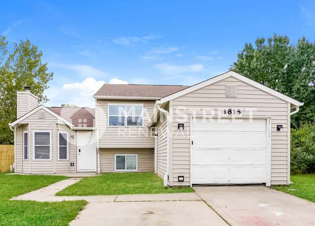 Photo of 1815 Keystone Lakes Dr, Indianapolis, IN 46237