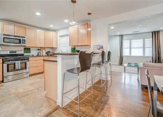 Property at 977 Pegg Rd, Atlanta, GA, 30344, 2 beds, 1 bath, [object Object]