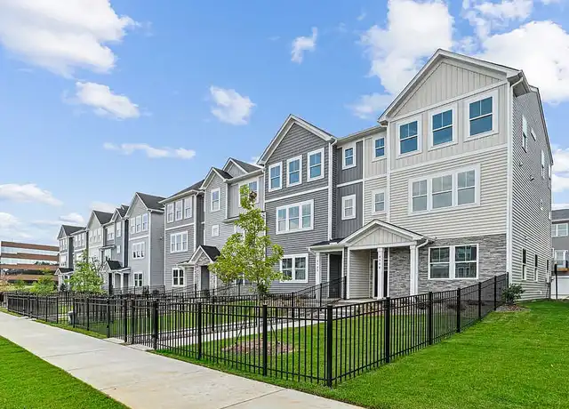 Property at Westmont Village - 4904 Parkway Plaza Blvd, Charlotte, NC, 28217, 4 beds, 3.5 baths, [object Object]