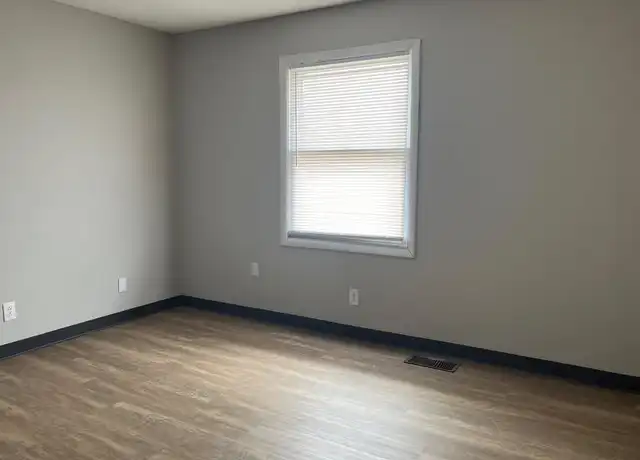 Property at 110 W Lake Shore Dr Unit 21, Springfield, IL, 62703, 2 beds, 1 bath, [object Object]