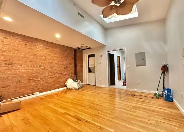 Property at 831 Chapel St Unit 831-3, New Haven, CT, 06510, 1 bed, 1 bath, [object Object]