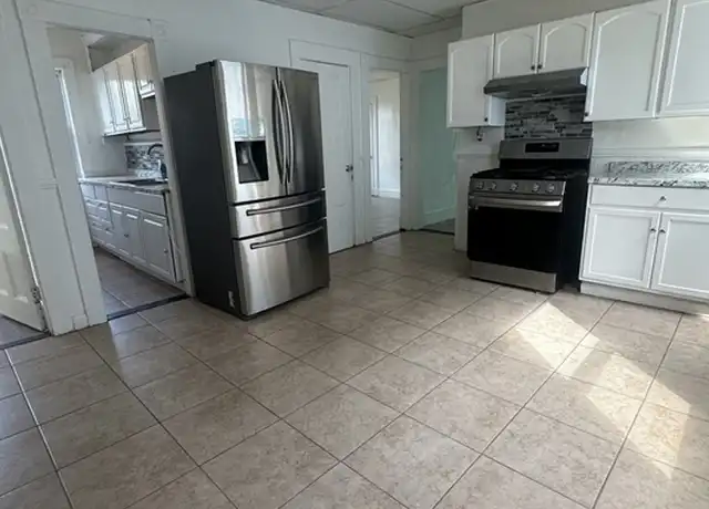 Property at 100 Aiken Ave Unit 2, Lowell, MA, 01850, 3 beds, 1 bath, [object Object]