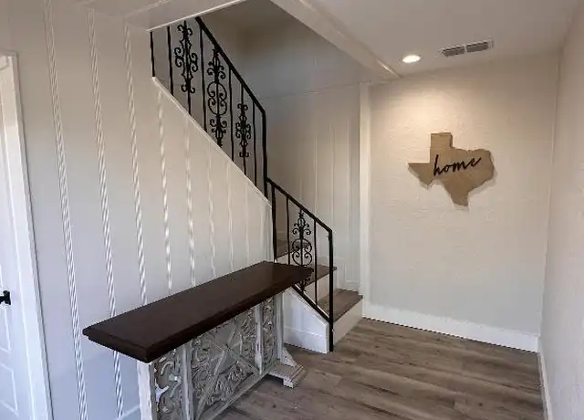 Property at 414 E Elm St, Gainesville, TX, 76240, 1 bed, 1 bath, [object Object]