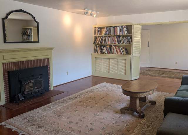 Photo of 728 14th St, Pacific Grove, CA 93950