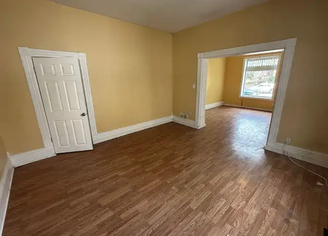 Property at 811 S 17th St, Saint Joseph, MO, 64507, 3 beds, 1 bath, [object Object]
