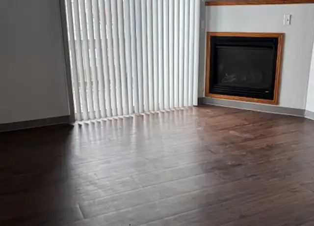 Property at 1601 Center Point Rd NE Unit 2, Cedar Rapids, IA, 52402, 2 beds, 1 bath, [object Object]