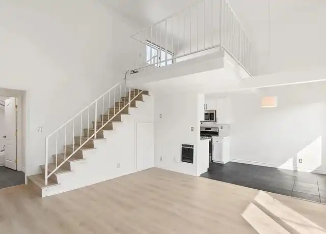 Property at 1125 Pico Blvd, Santa Monica, CA, 90405, 1 bed, 1 bath, [object Object]