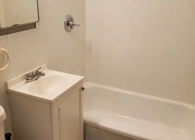 Property at 1014 E College St Unit B, Independence, MO, 64050, 1 bed, 1 bath, [object Object]