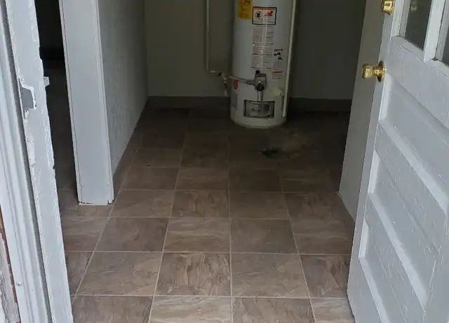 Property at 1014 E College St Unit B, Independence, MO, 64050, 1 bed, 1 bath, [object Object]