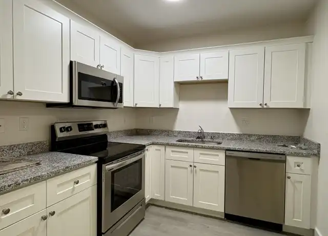 Property at 267 Broadway Unit 205, Chelsea, MA, 02150, 1 bed, 1 bath, [object Object]
