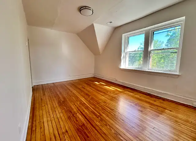Property at 2010 Woodlawn Ave Unit 4, Wilmington, DE, 19806, 3 beds, 2 baths, [object Object]
