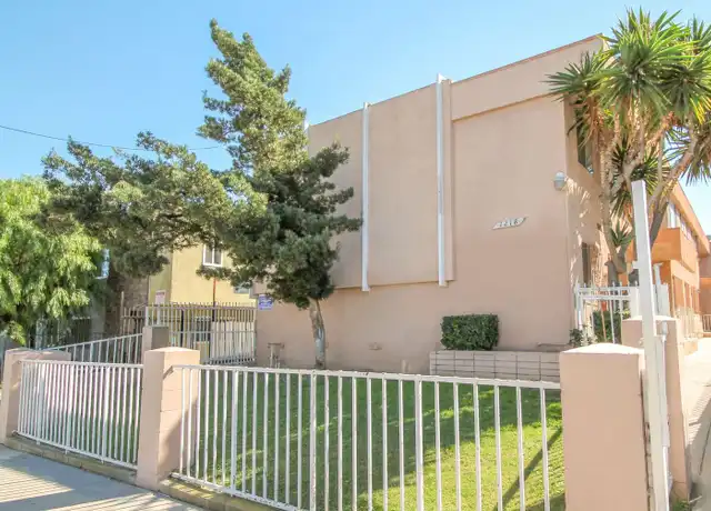 Property at 1218 W 107th St Unit 8, Los Angeles, CA, 90044, 2 beds, 1 bath, [object Object]