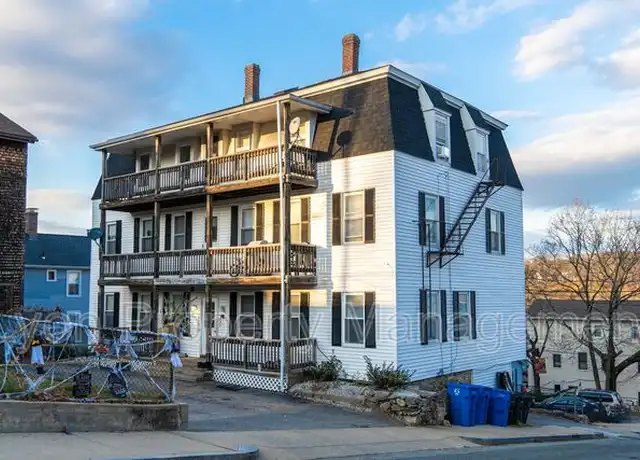 Property at 79 Summer St Unit 2L, Central Falls, RI, 02863, 2 beds, 1 bath, [object Object]
