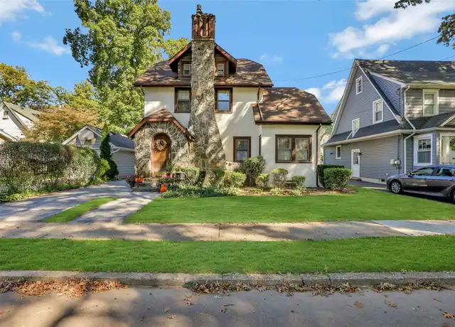 Property at 65 Larch Ave, Floral Park, NY, 11001, 3 beds, 2.5 baths, [object Object]