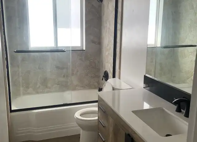 Property at 131 SE 2nd Ave, Dania Beach, FL, 33004, 2 beds, 2 baths, [object Object]