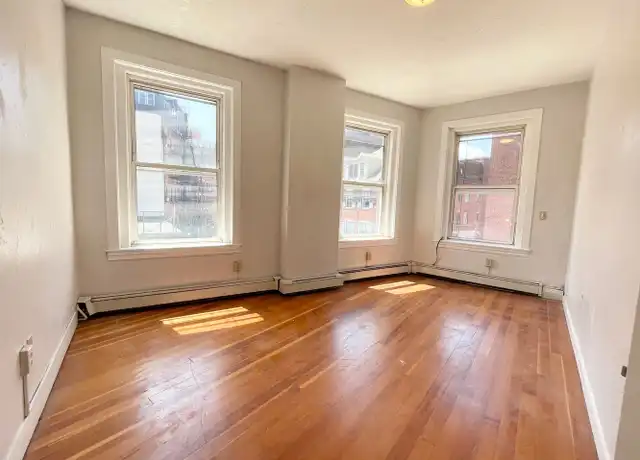 Property at 277 North St, Boston, MA, 02109, 4 beds, 1 bath, [object Object]