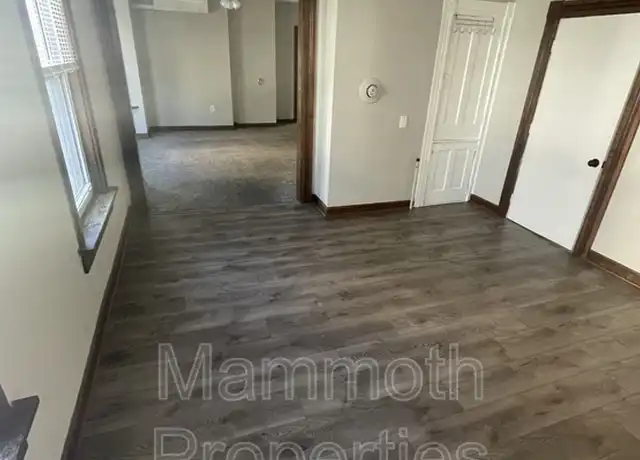 Property at 247 Grove St Unit 2F, Manchester, NH, 03103, 3 beds, 1 bath, [object Object]