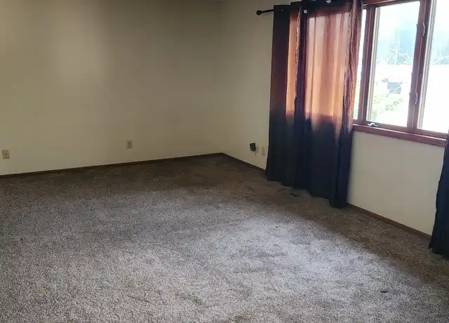 Property at 1722 Seneca St Unit 7, Webster City, IA, 50595, 2 beds, 1 bath, [object Object]