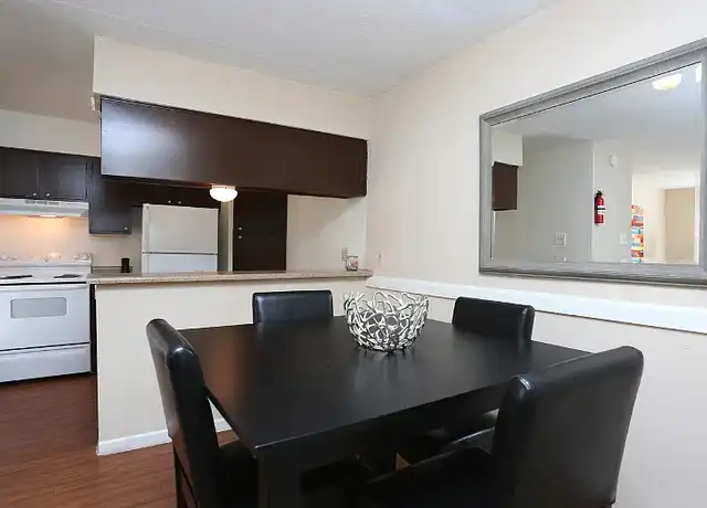 Property at La Solera - 10300 S Wilcrest Dr, Houston, TX, 77099, 1-2 bed, 1-2 bath, [object Object]