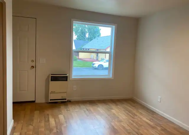 Property at 54 NW Lake Pl Unit B, Bend, OR, 97703, 0 beds, 1 bath, [object Object]