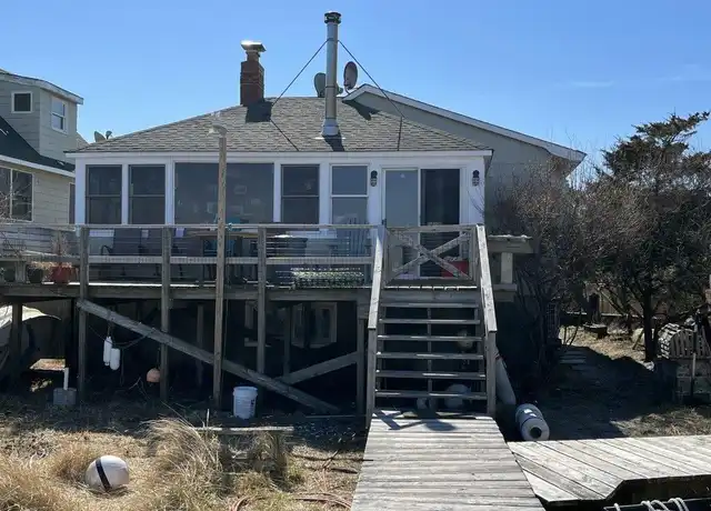 Property at 7 E End Walk, Bay Shore, NY, 11706, 3 beds, 1.5 baths, [object Object]