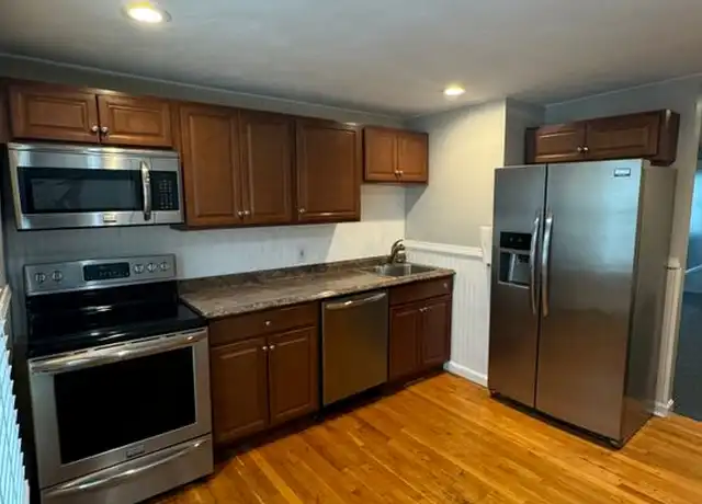Property at 11 Read St #1, Salem, MA, 01970, 3 beds, 1 bath, [object Object]