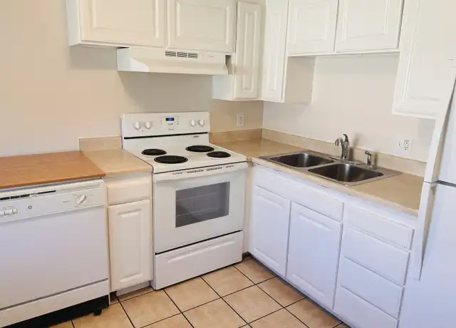 Property at 2107 E 3300 S, Salt Lake City, UT, 84109, 2 beds, 1 bath, [object Object]