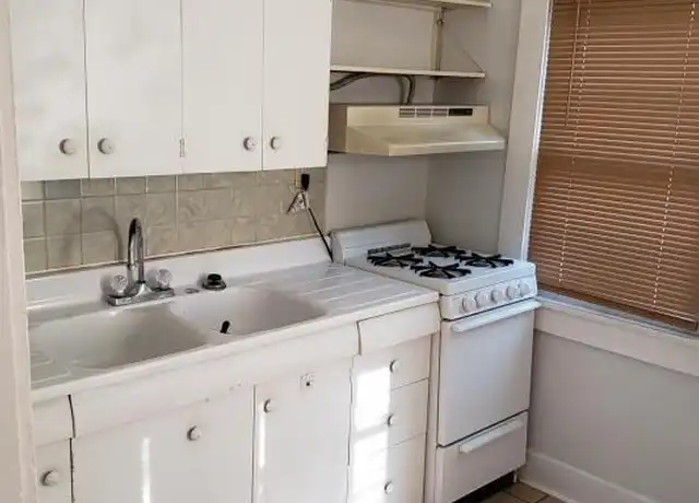 Property at 1202 Jackson Ave Unit 4, Charleston, IL, 61920, 1 bed, 1 bath, [object Object]