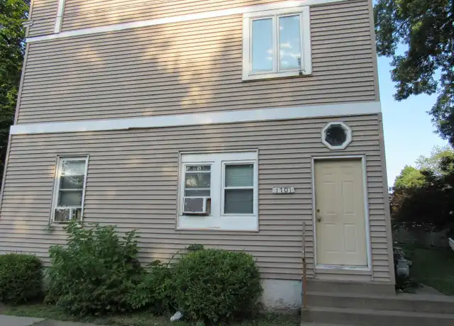 Property at 1701 25th St Unit 4, Rock Island, IL, 61201, 2 beds, 1 bath, [object Object]