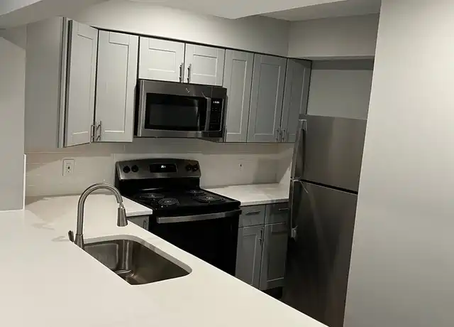 Property at 3110 State St Unit 10, Omaha, NE, 68112, 1 bed, 1 bath, [object Object]