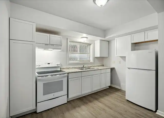Property at Walnut Flatz - 826 N Walnut St, Lansing, MI, 48906, 1 bed, 1 bath, [object Object]