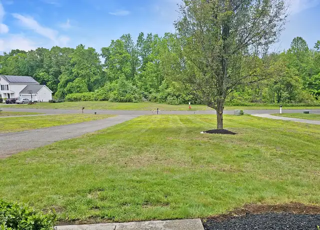 Property at 48 Meadow Brook Rd, Brookfield, CT, 06804, 4 beds, 2.5 baths, [object Object]
