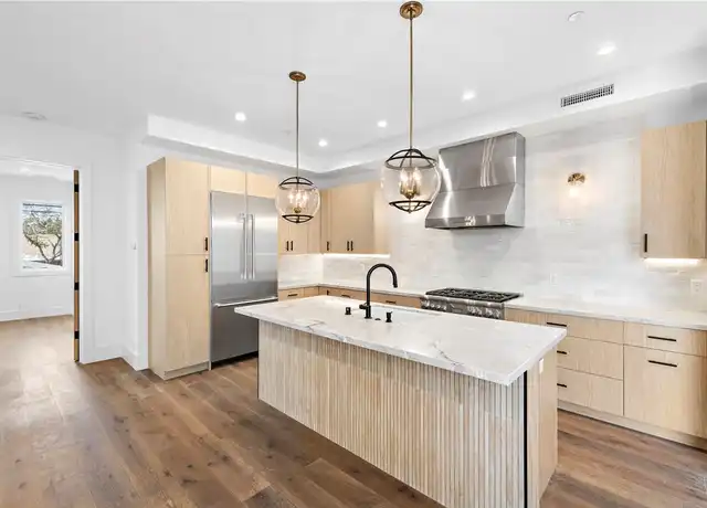Property at 515 Jasmine Ave, Corona del Mar, CA, 92625, 2 beds, 2.5 baths, [object Object]