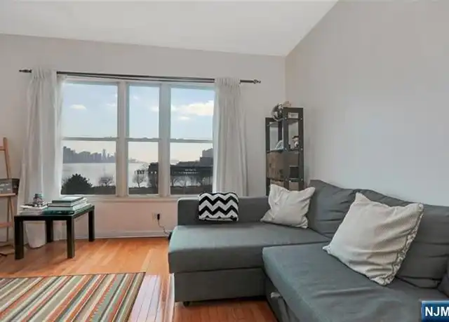 Property at 330 The Promenade #330, Edgewater, NJ, 07020, 1 bed, 1 bath, [object Object]