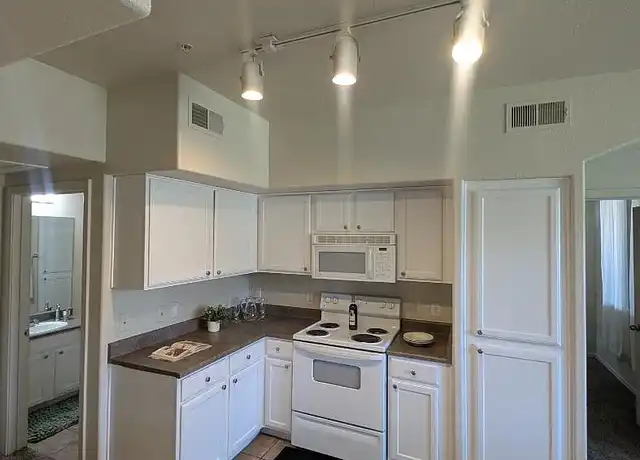Property at The Villas at Camelback Crossing - 5150 N 99th Ave, Glendale, AZ, 85305, 1-3 bed, 1-2 bath, [object Object]