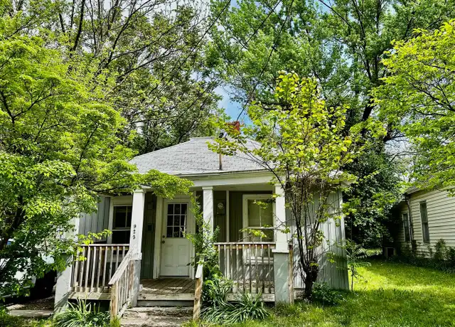 Property at 923 E Dale St, Springfield, MO, 65803, 2 beds, 1 bath, [object Object]