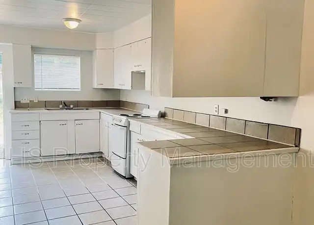 Property at 1526 W 4th Ave, Kennewick, WA, 99336, 1 bed, 1 bath, [object Object]