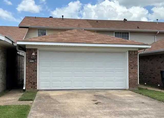 Property at 2313 Northside Dr, Bossier City, LA, 71111, 3 beds, 2.5 baths, [object Object]
