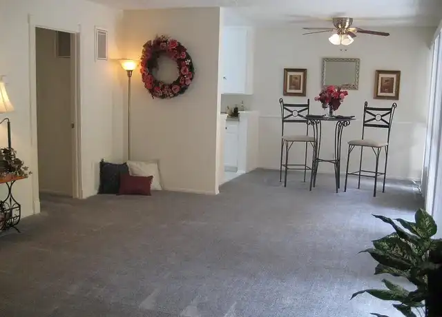 Property at Park Montair Apartments - 4550 Montair Ave, Long Beach, CA, 90808, 1-2 bed, 1-2 bath, [object Object]